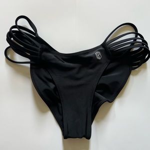 Tidal Bikini Bottom / Medium